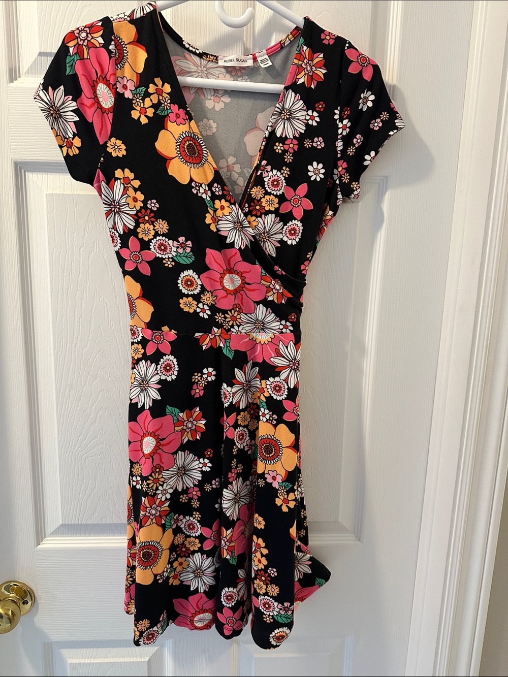 REBEL SUGAR Floral Faux Wrap Dress  SzM Feminine Flowy Boho Flattering Festival - Picture 3 of 12